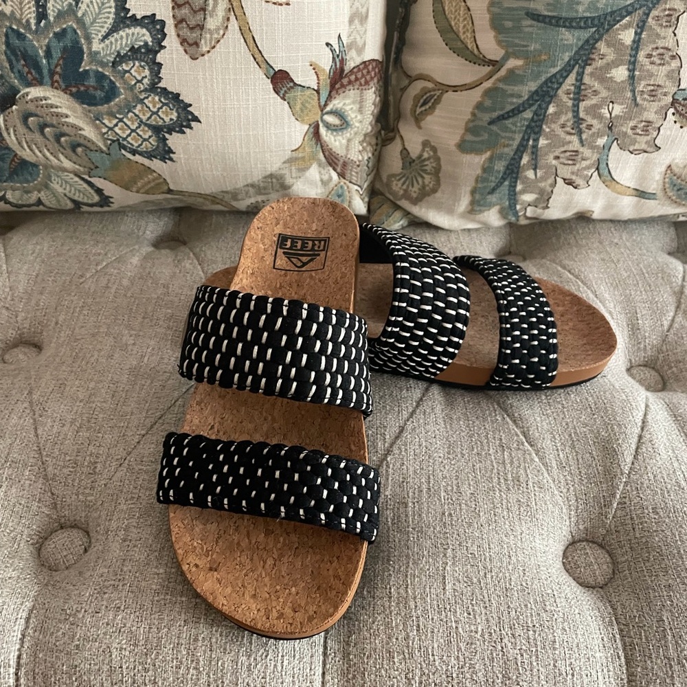 Reef Black and White Women's Sandals